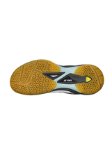 Load image into Gallery viewer, POWER CUSHION 65 Z2 YONEX BADMINTON SHOES - ICE GRAY